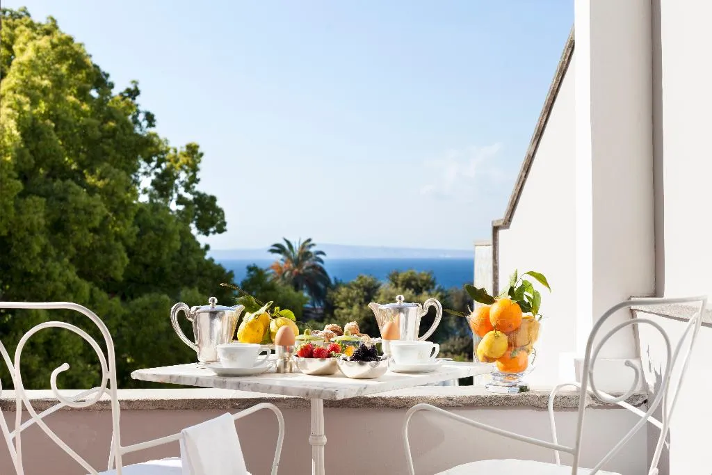JUNIOR SUITE SEA VIEW Room, Grand Hotel Cocumella, Naples