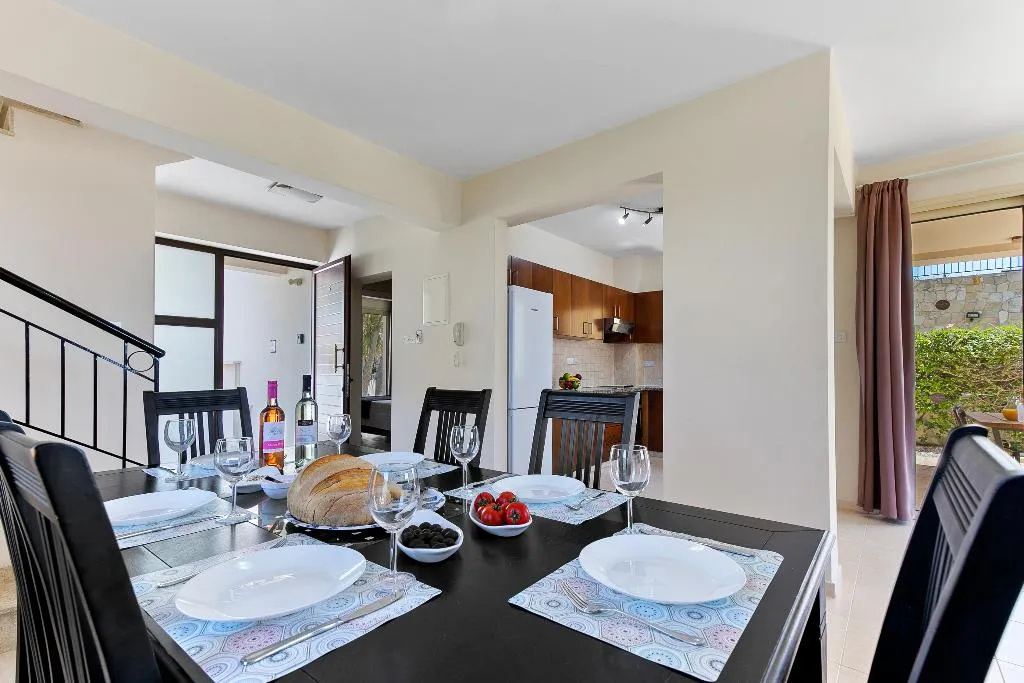 VILLA THREE BEDROOMS WITH PRIVATE POOL Room, Sea Point Villas, Cyprus