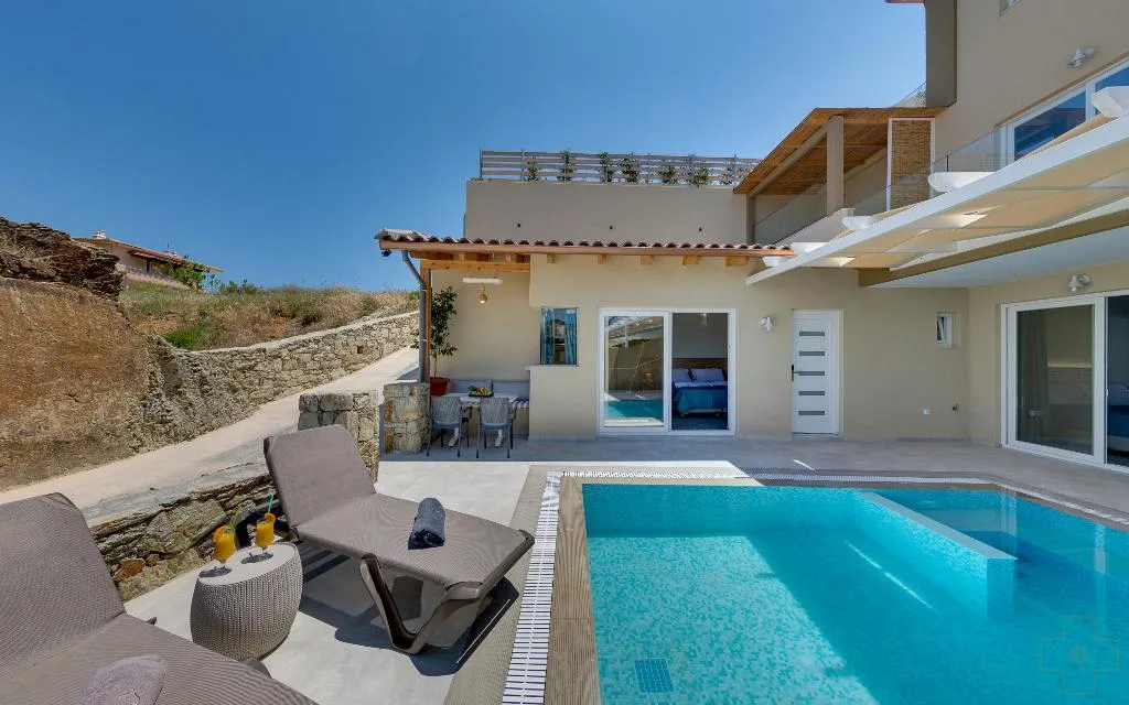 SUITE TWO BEDROOMS WITH PRIVATE POOL Room, Spiros-Soula Family Hotel & Thematic Suites, Crete