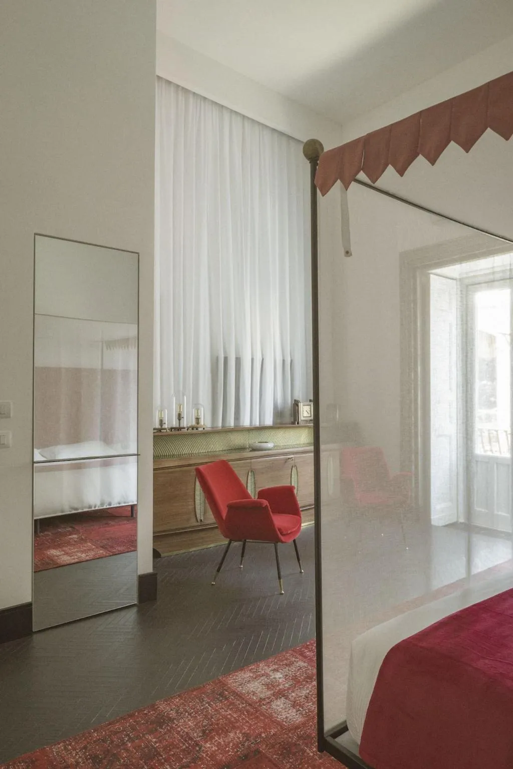 Room, Asmundo Di Gisira, Catania
