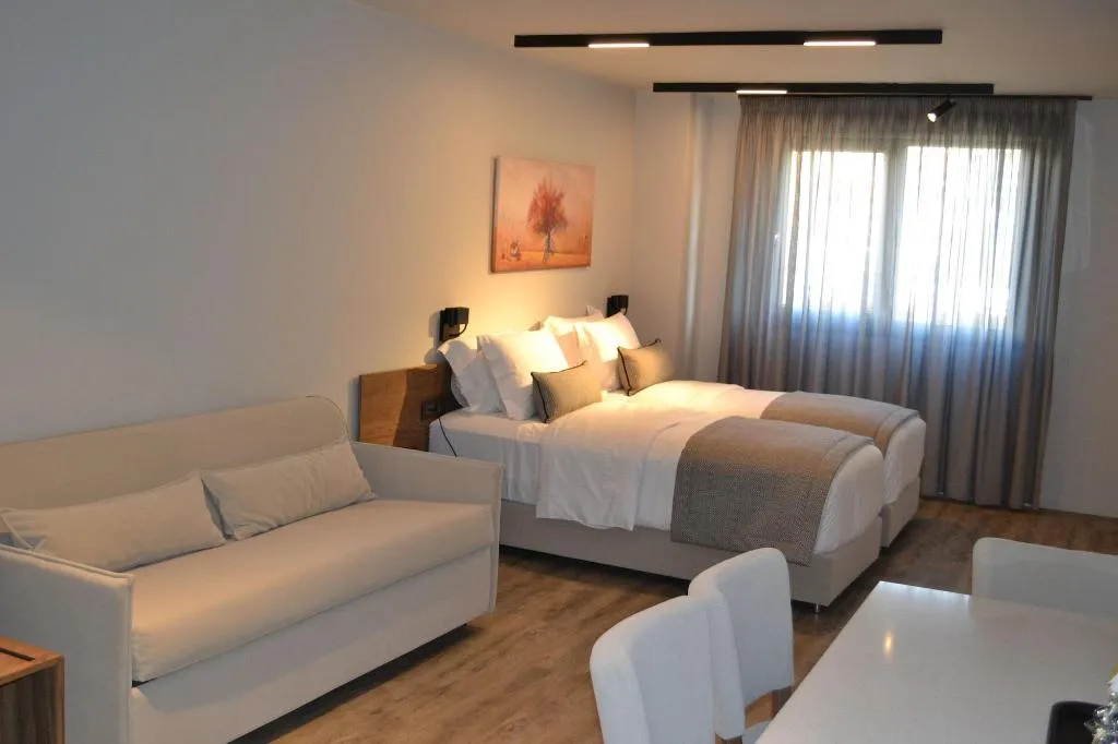 Room, Athens 507, Athens