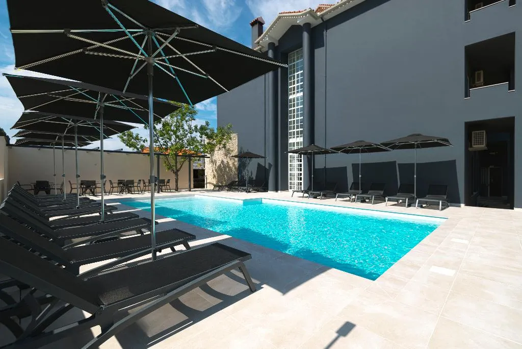 Pool, Anadia Cabecinho, Porto