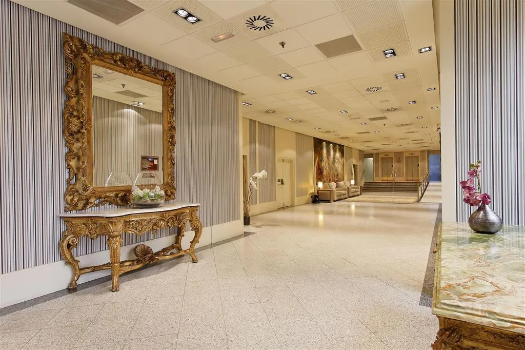 Lobby, Melia Avenida America, Madrid