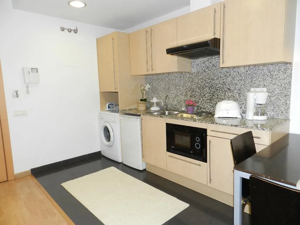 APARTMENT CAPACITY 3 Room, Travessera Parc Guell Apartamentos, Barcelona