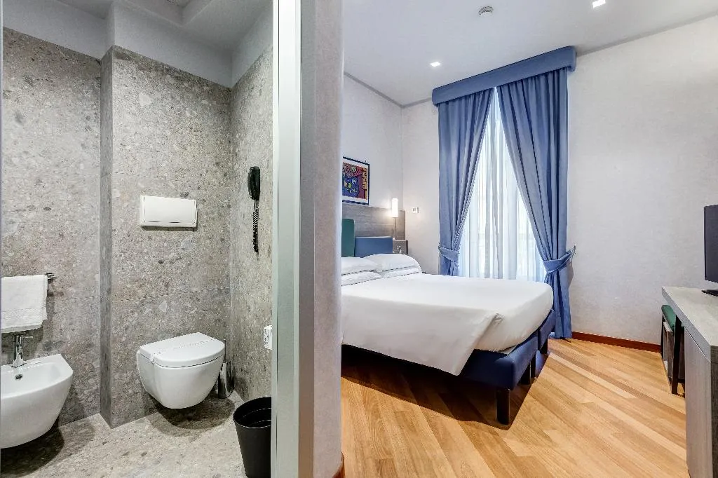 DOUBLE SUPERIOR KING BED Room, Best Western Plus Hotel Plaza, Naples