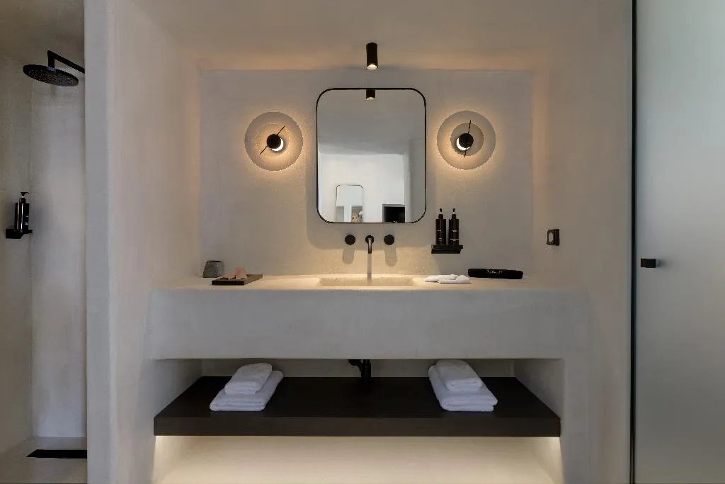 Double or Twin DELUXE WITH JACUZZI Room, Rocabella Mykonos Hotel, Mykonos