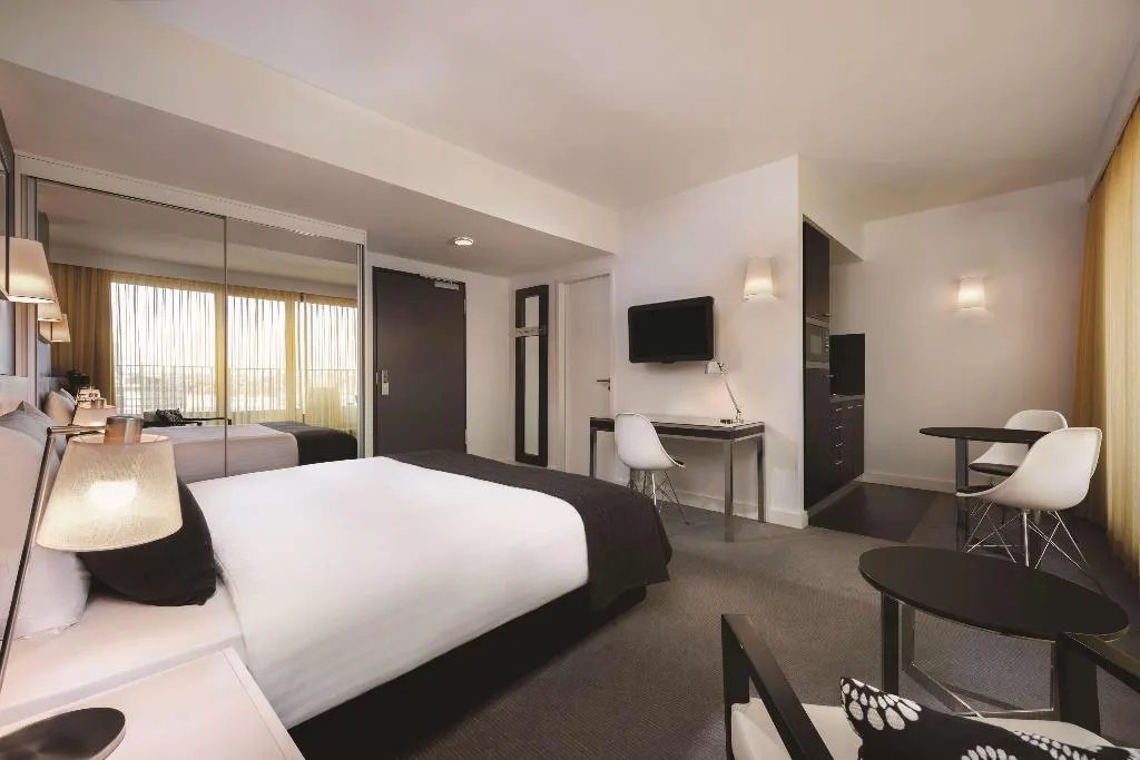 Room, Adina Apartment Hotel Berlin Hackescher Markt, Berlin