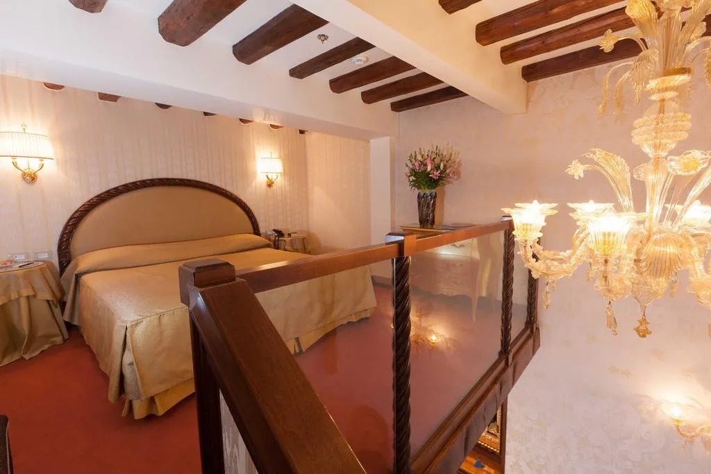 Double or Twin STANDARD Room, Palazzo Stern, Venice