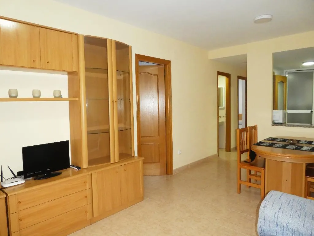 APARTMENT CAPACITY 6 TWO BEDROOMS Room, Apartamentos Tavernes Gandia 3000, Valencia