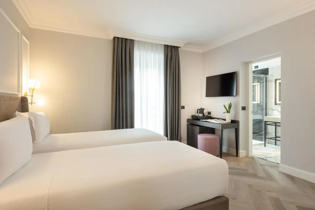 DOUBLE SUPERIOR Room, BH Hotel Roma, Rome