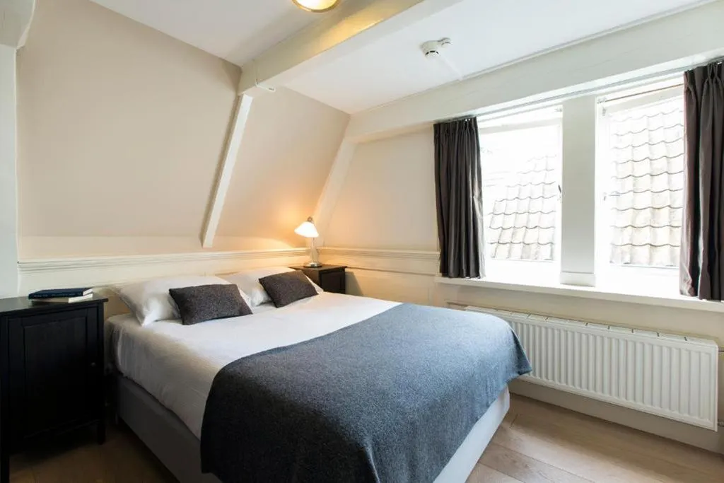 APARTMENT CANAL VIEW Room, Grand Canal Boutique Hotels, Amsterdam