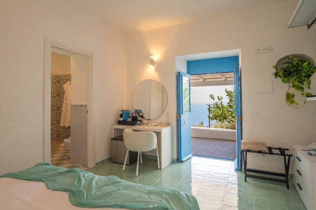 DOUBLE DELUXE SEA VIEW Room, Borgo Del Cannitello Romantic Boutique Resort, Palermo