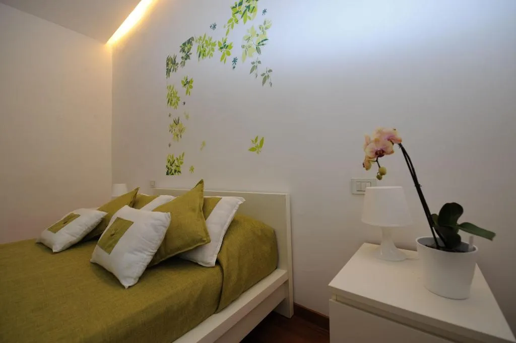 Room, Sorrento Center Suite, Naples
