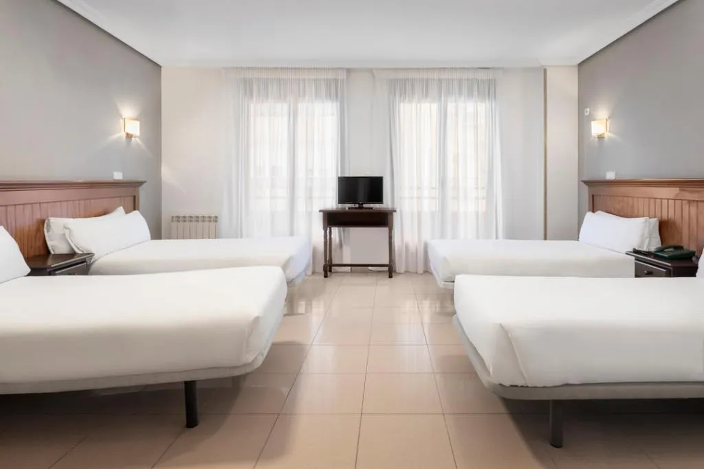 QUADRUPLE STANDARD Room, Hotel Victoria Valdemoro, Madrid