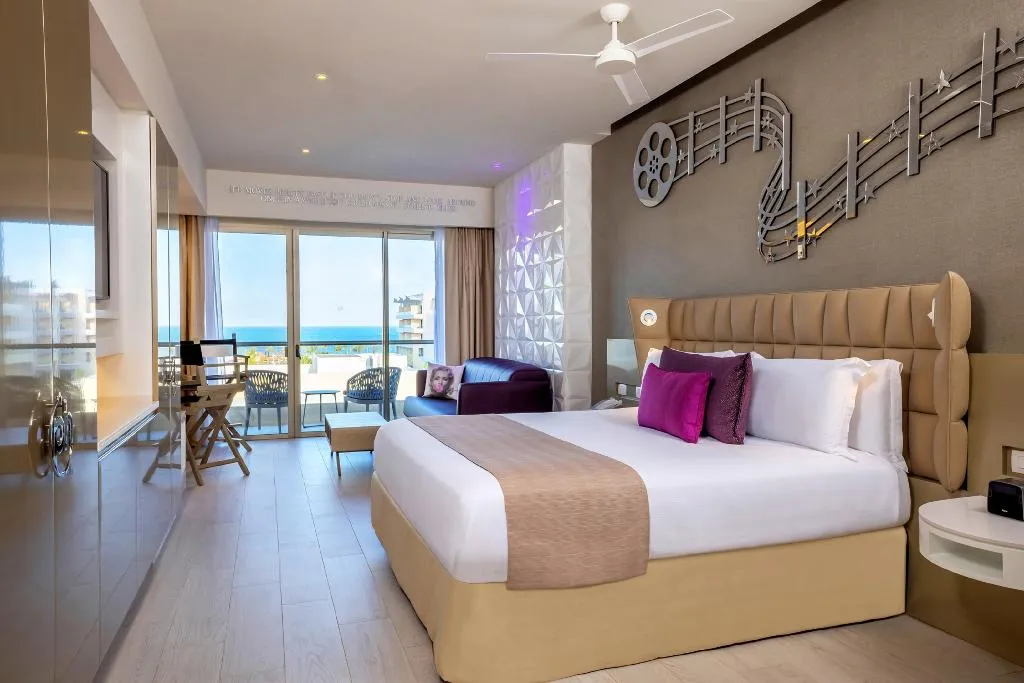 JUNIOR SUITE STANDARD Room, Planet Hollywood Adult Scene - All-Inclusive Resor, Cancun Area
