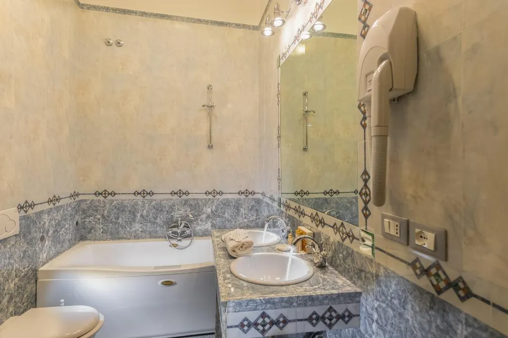 DOUBLE SUPERIOR Room, Giorgione Hotel, Venice