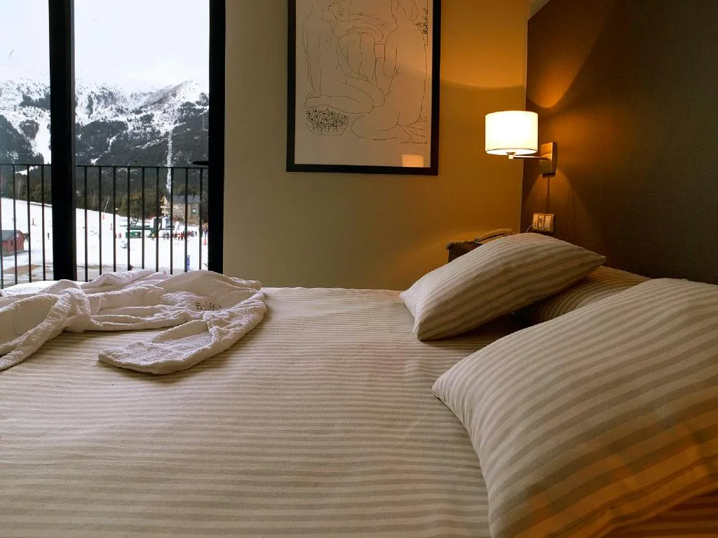 Double or Twin STANDARD Room, HG la Molina, Costa Brava