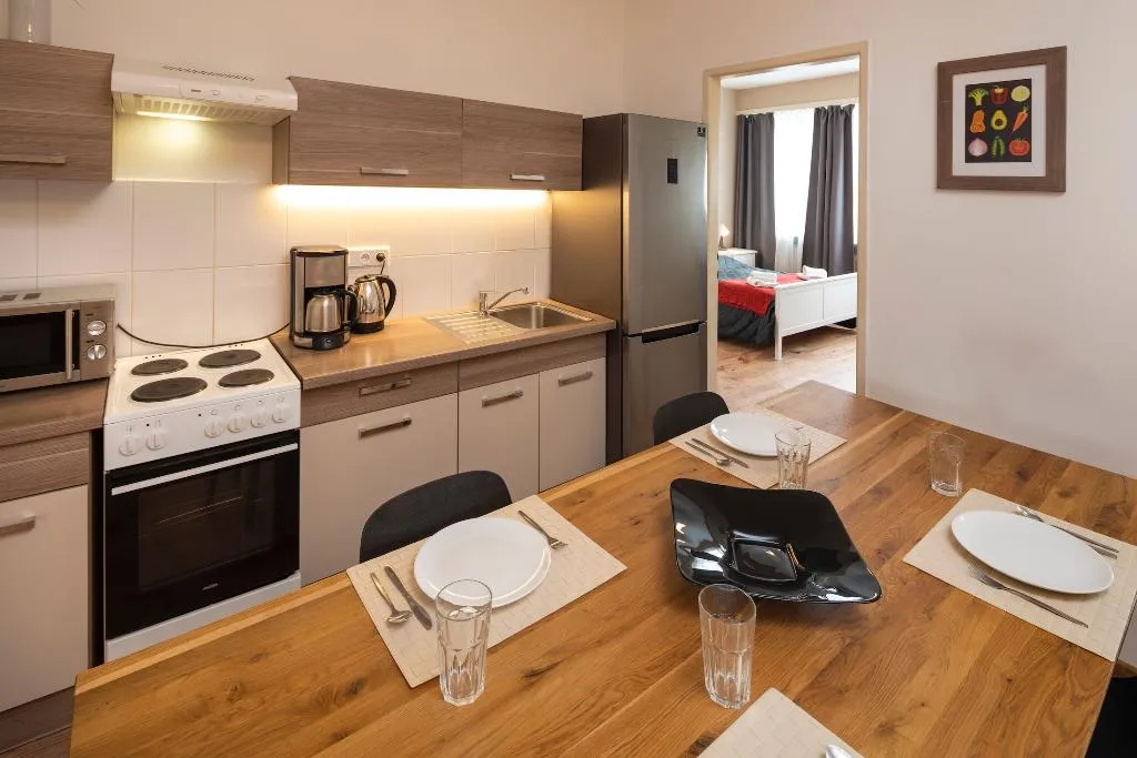 STUDIO WITH BALCONY Room, New Town - Apple Apartments, Prague