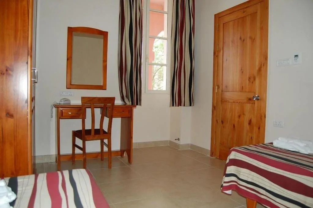 Room, Sprachcaffe International Aparthotel Pembroke, Malta