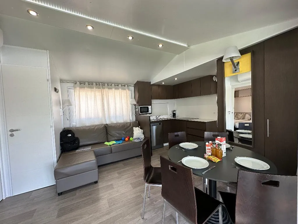 MOBILE HOME THREE BEDROOMS ONE BATHROOM Room, Berga Resort - The Mountain - Wellness center -SPA, Barcelona