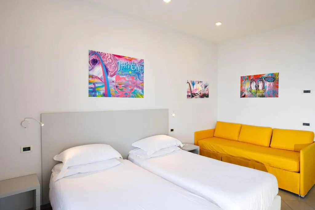 TRIPLE CLASSIC Room, Art Hotel Gran Paradiso, Naples