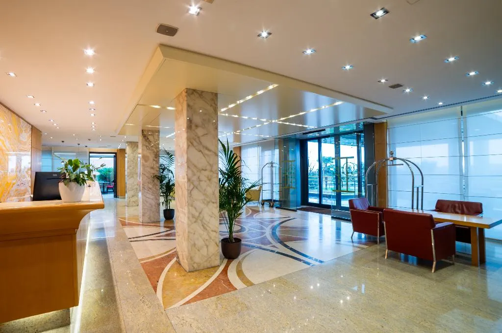 Lobby, Tiffany Milano, Milan
