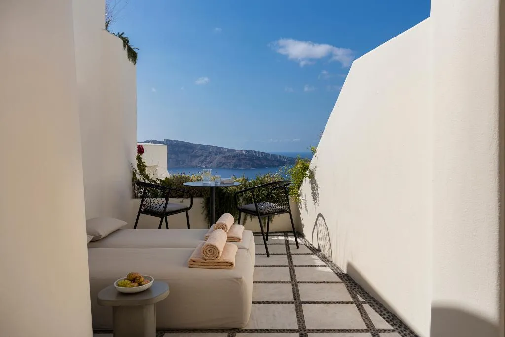 SUITE SUPERIOR CAPACITY 3 Room, Canaves Oia Suites, Santorini