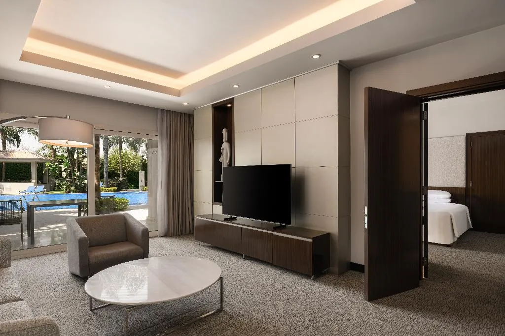DOUBLE CLUB Room, Dusit Thani LakeView Cairo, Cairo