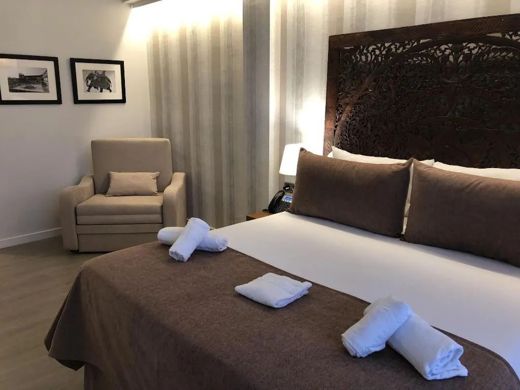 Room, Serennia Fira Gran Vía Exclusive Rooms, Barcelona