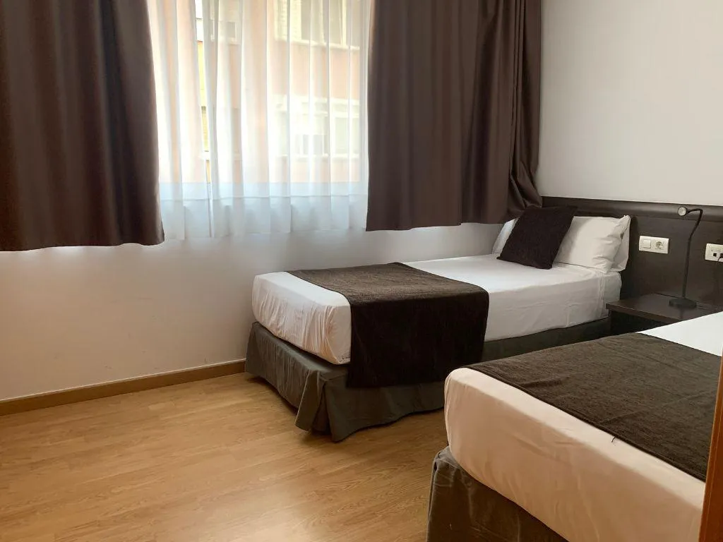 APARTMENT ONE BEDROOM Room, Hotel Travessera, Barcelona