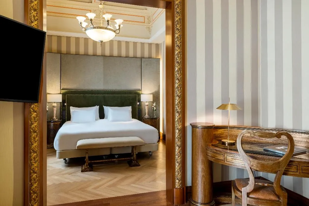 SUITE STANDARD Room, NH Collection Prague Carlo IV, Prague