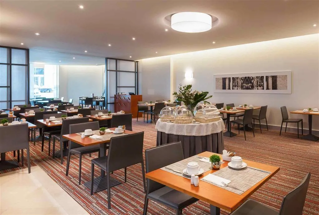 Restaurant, Mercure Lisboa Hotel, Lisbon