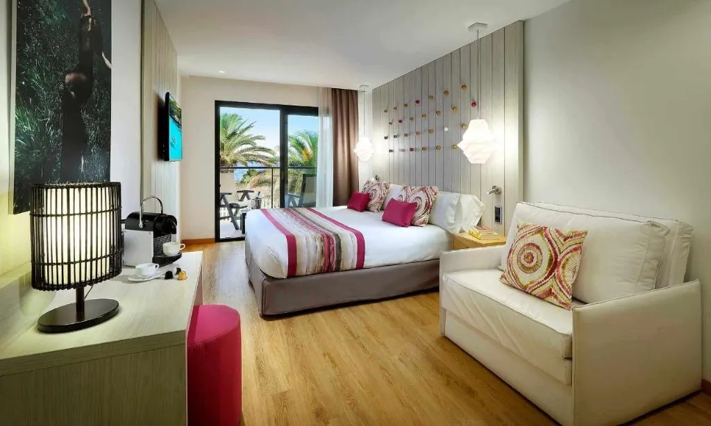 DOUBLE SINGLE USE SEA FRONT Room, Grand Palladium White Island Resort & Spa, Ibiza