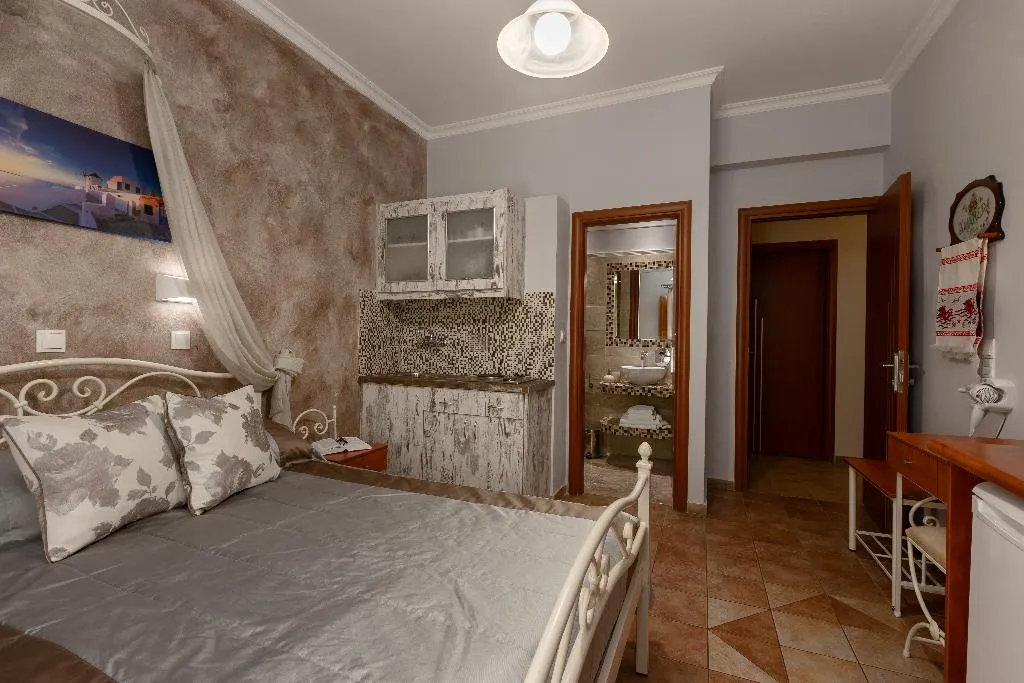 STUDIO SUPERIOR Room, Polydefkis Hotel, Santorini