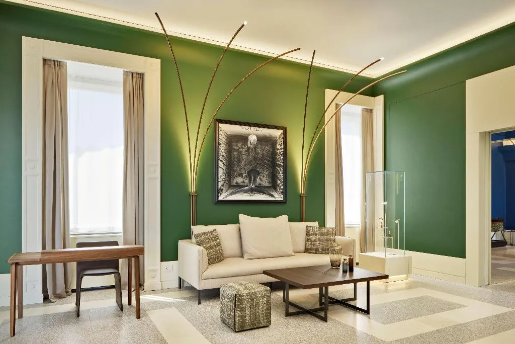 Lobby, de Bonart Naples-Curio Collection by Hilton, Naples