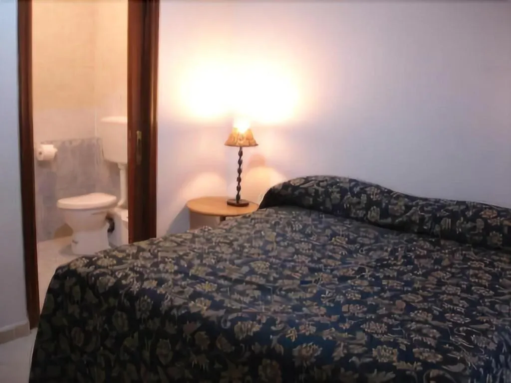 Room, Cinquestelle, Naples