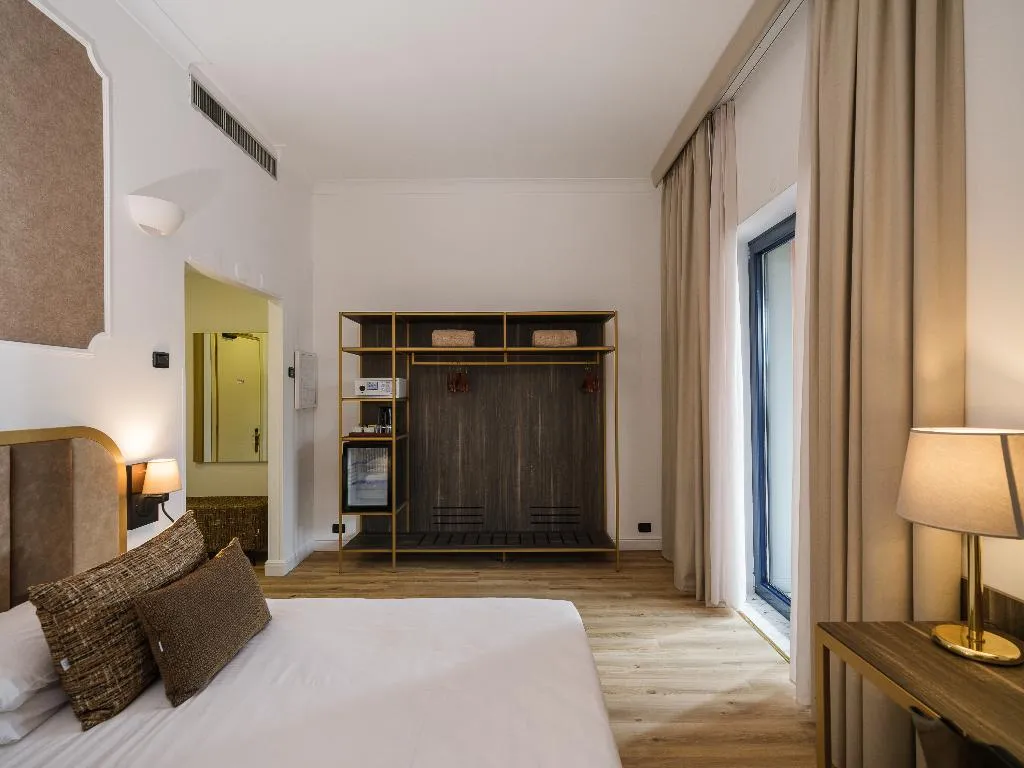 DOUBLE SUPERIOR WITH TERRACE Room, Grand Hotel Tiberio, Rome