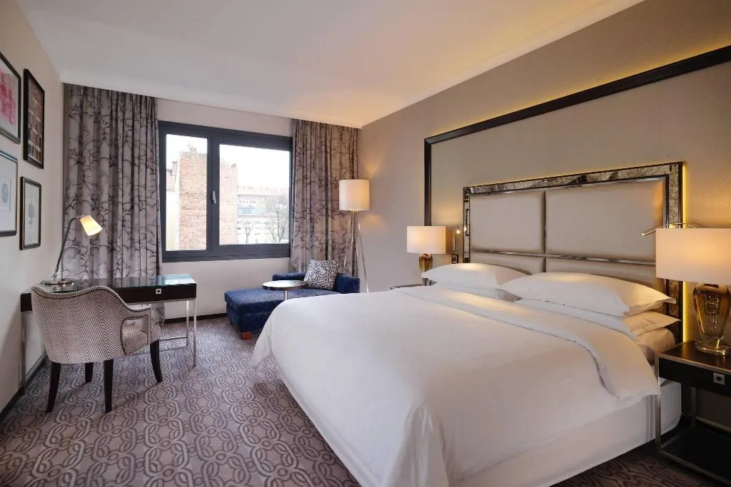 Room, Sheraton Grand Krakow, Krakow