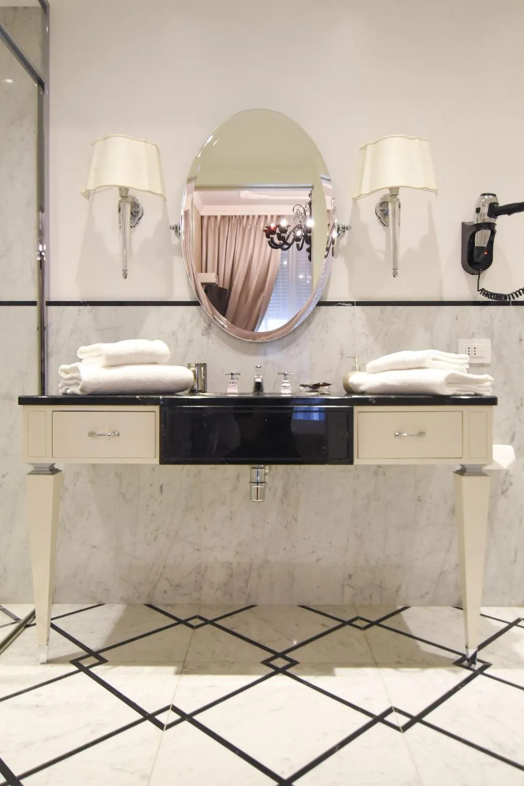 Room, Luxury Duomo Rooms, Milan