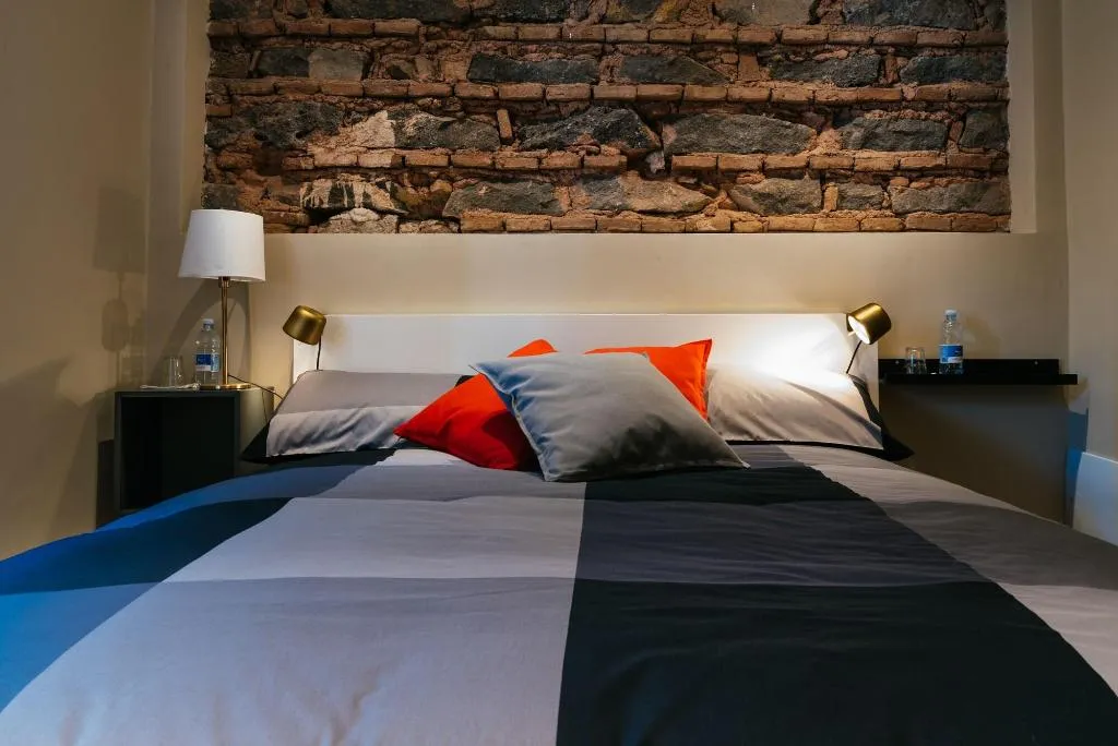 Room, Le 4 Leggende, Catania