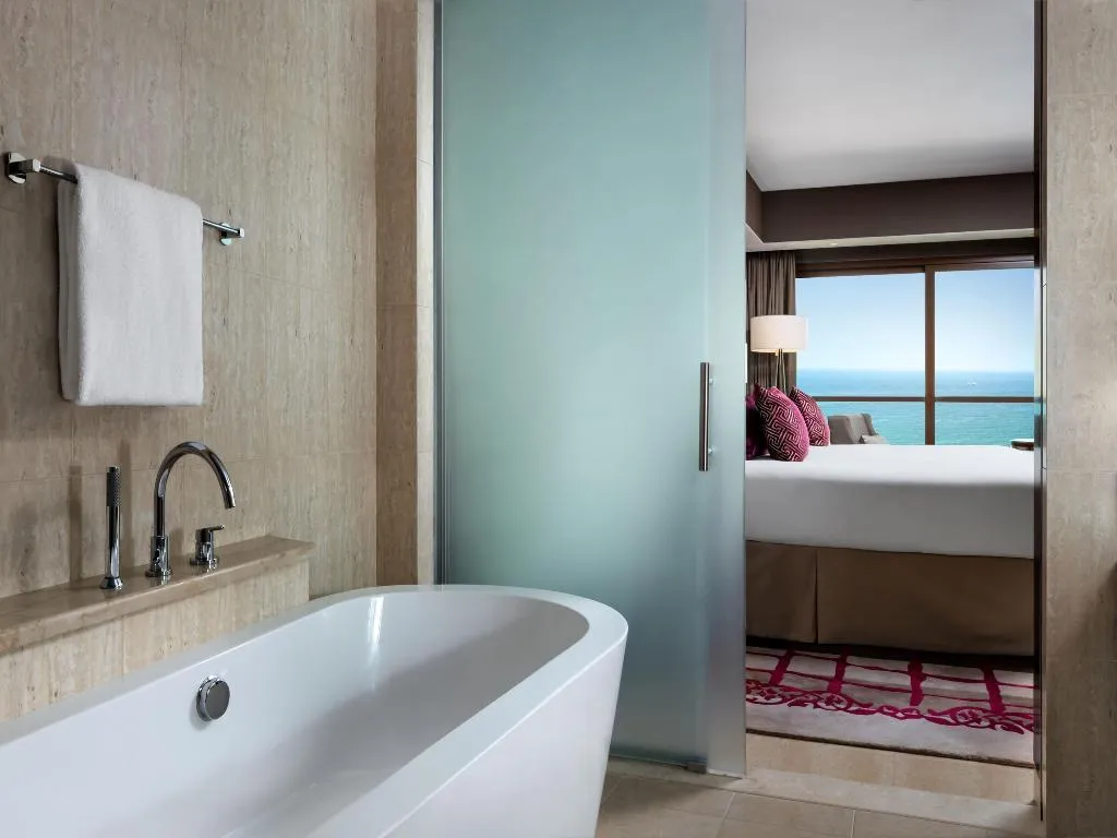 FAMILY ROOM STANDARD Room, Fairmont Ajman, Dubai