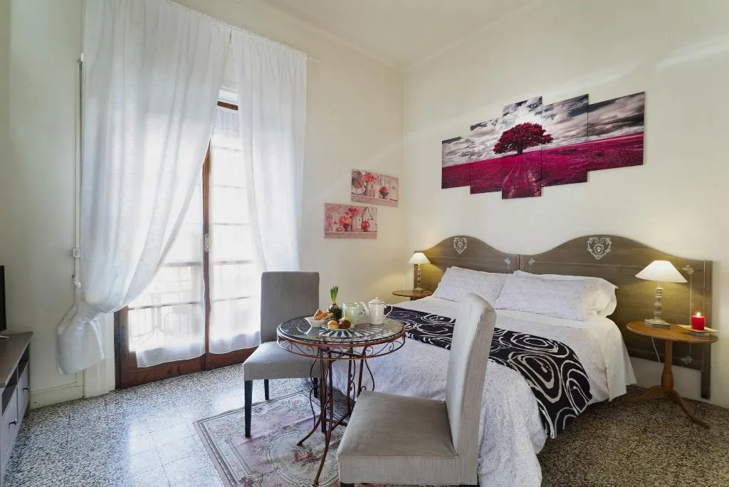 Room, 1900 Artevita, Florence