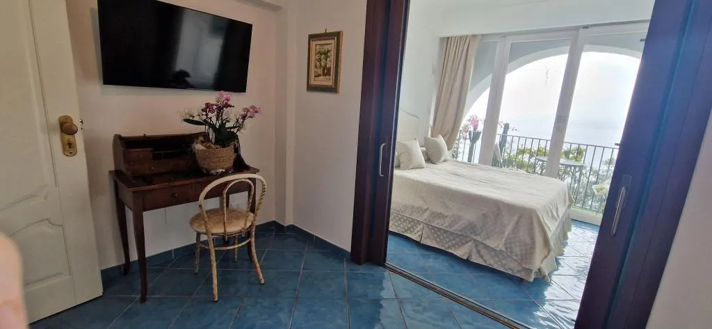 DOUBLE SUPERIOR WITH VIEWS Room, La Conca Azzurra, Naples