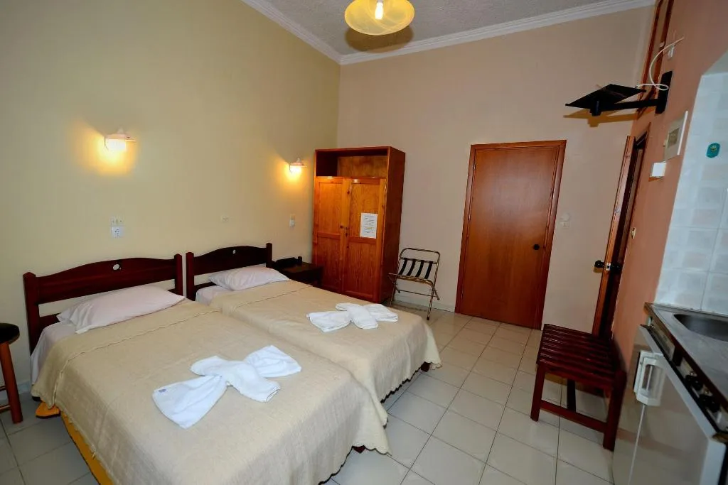Room, Family Bikakis, Crete