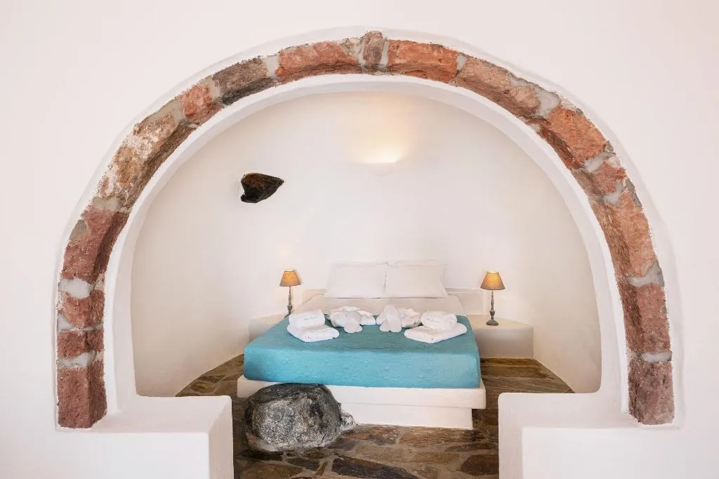 Room, Horizon Aeifos Suites, Santorini