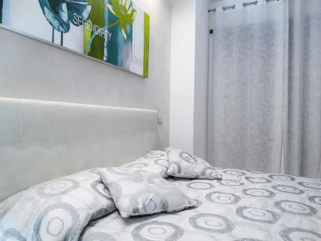Room, Happy Home 2C, Naples