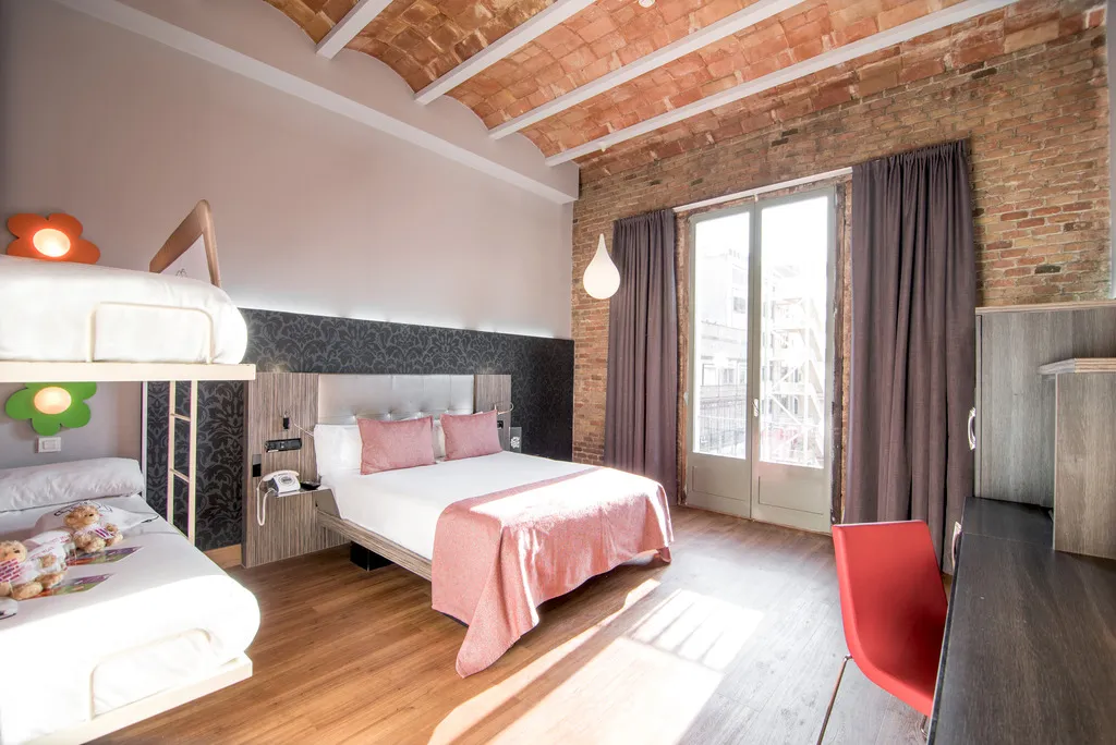 QUADRUPLE STANDARD Room, Petit Palace Museum, Barcelona
