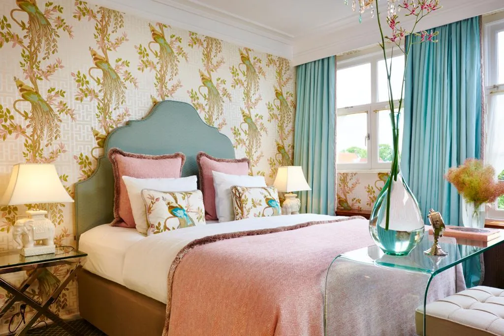 DOUBLE DELUXE CANAL VIEW Room, Estherea, Amsterdam
