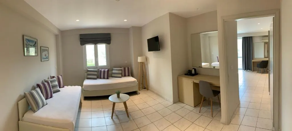 SUITE CAPACITY 4 Room, CNic Gemini Hotel, Corfu