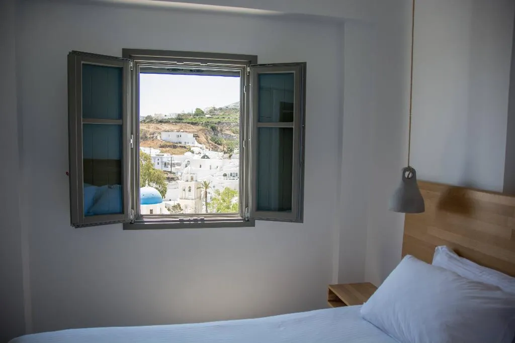 SUITE WITH BALCONY WITH VIEWS Room, Amphitrite Suites Santorini, Santorini